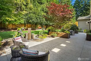 12750 NE 35th Pl, Bellevue, WA 98005 - Photo 2