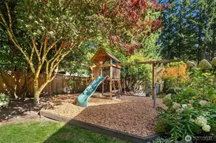 12750 NE 35th Pl, Bellevue, WA 98005 - Photo 30