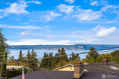 554 Paradise Lane #C202, Edmonds, WA 98020 - Photo 1
