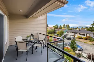 554 Paradise Ln, Edmonds, WA 98020 - Photo 16