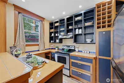 7 Harrison Street #2, Seattle, WA 98109 - Photo 8