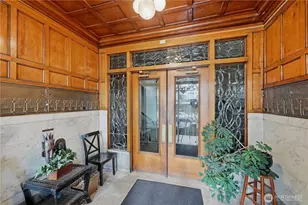 7 Harrison St, Seattle, WA 98109 - Photo 2