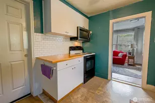 26 W Cherry Ave, Omak, WA 98841 - Photo 8