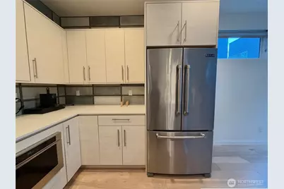 2617 3rd Avenue W, Seattle, WA 98119 - Photo 10