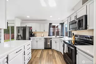 18209 106th St E, Bonney Lake, WA 98391 - Photo 10