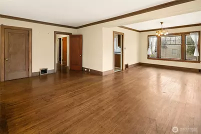 4302 Francis Avenue N, Seattle, WA 98103 - Photo 6