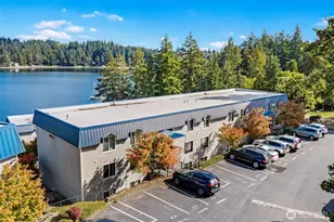 924 Shorewood Dr, Bremerton, WA 98312 - Photo 2