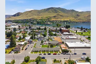 315 W Gibson Avenue, Chelan, WA 98816 - Photo 4