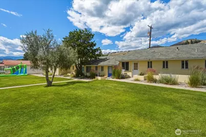 315 W Gibson Avenue, Chelan, WA 98816 - Photo 12