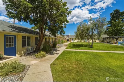 315 W Gibson Avenue, Chelan, WA 98816 - Photo 8