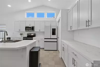 704 Regina Place, Grandview, WA 98930 - Photo 8