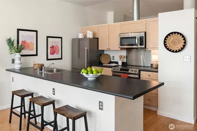 2717 Western Avenue #8014, Seattle, WA 98121 - Photo 12