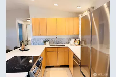 1574 NE Park View Drive #6, Bainbridge Island, WA 98110 - Photo 4