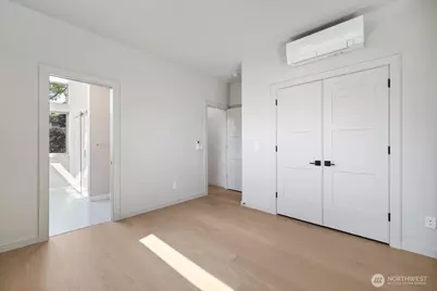 3454 33rd Avenue W, Seattle, WA 98199 - Photo 12