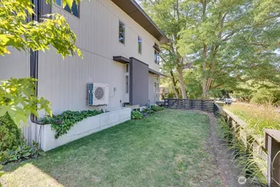3454 33rd Avenue W, Seattle, WA 98199 - Photo 36