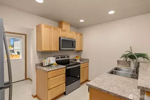 410 NE Hazelberry Ct, Poulsbo, WA 98370 - Photo 10