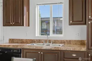 512 SW Berry Lake Dr, Port Orchard, WA 98367 - Photo 8