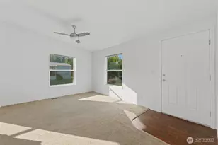 512 SW Berry Lake Dr, Port Orchard, WA 98367 - Photo 6