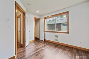 9159 23rd Ave NE, Seattle, WA 98115 - Photo 16