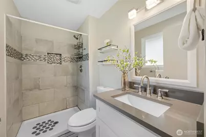 136 128th Avenue NE, Bellevue, WA 98005 - Photo 22