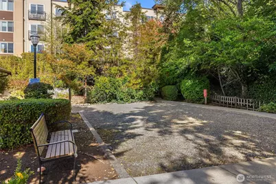 150 102nd Avenue SE #306, Bellevue, WA 98004 - Photo 30