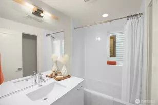 8317 B 12th Ave NW, Seattle, WA 98117 - Photo 24