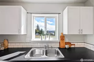 11 E Wickersham Ln, Allyn, WA 98524 - Photo 10