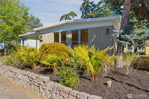 5220 SW 176th St, Lynnwood, WA 98037 - Photo 2