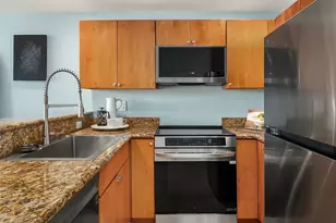 9520 Rainier Ave S, Seattle, WA 98118 - Photo 10
