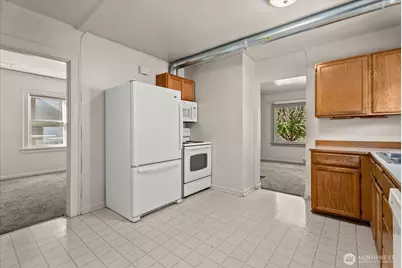 511 N 71st Street, Seattle, WA 98103 - Photo 8