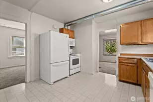 511 N 71st St, Seattle, WA 98103 - Photo 8