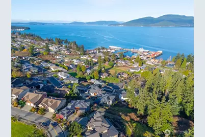 2712 B 17th Street, Anacortes, WA 98221 - Photo 2