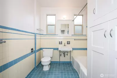 1012 Queen Anne Avenue N, Seattle, WA 98109 - Photo 20