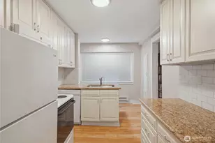 1012 Queen Anne Ave N, Seattle, WA 98109 - Photo 8