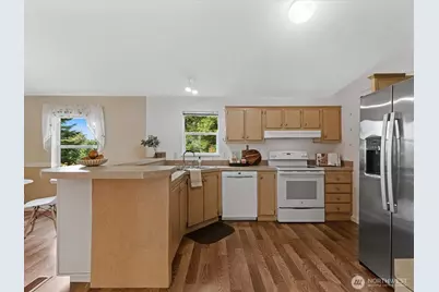 12608 NE Hollyhills Drive, Bothell, WA 98011 - Photo 2