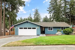 255 NW Columbia Dr, Oak Harbor, WA 98277 - Photo 1