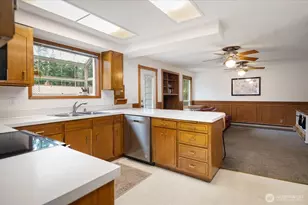 255 NW Columbia Dr, Oak Harbor, WA 98277 - Photo 12