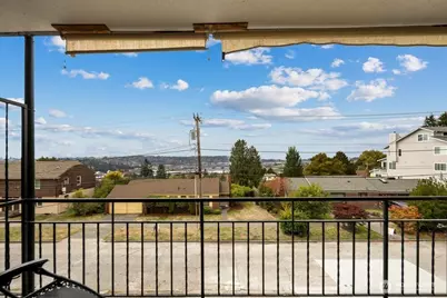 303 N 44th Street #203, Seattle, WA 98103 - Photo 2