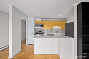 303 N 44th St, Seattle, WA 98103 - Photo 10