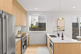4326 Woodlawn Ave N, Seattle, WA 98103 - Photo 10