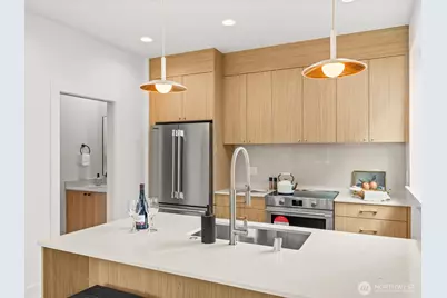 4326 Woodlawn Avenue N #A, Seattle, WA 98103 - Photo 8