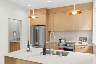 4326 Woodlawn Ave N, Seattle, WA 98103 - Photo 8