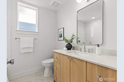 4326 Woodlawn Avenue N #A, Seattle, WA 98103 - Photo 16