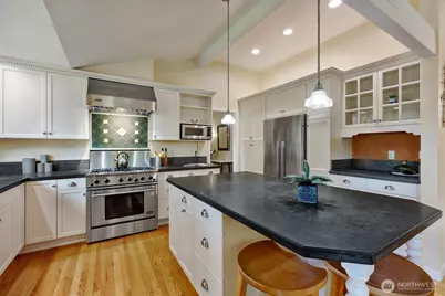6720 W Mercer Way, Mercer Island, WA 98040 - Photo 12