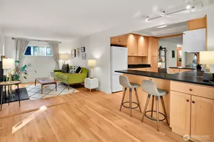 9013 25th Ave NE, Seattle, WA 98115 - Photo 10