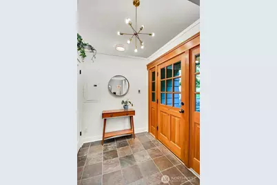 9013 25th Avenue NE, Seattle, WA 98115 - Photo 4