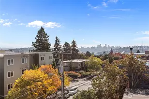 4469 Linden Ave N, Seattle, WA 98103 - Photo 2
