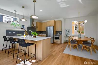 4469 Linden Avenue N, Seattle, WA 98103 - Photo 10