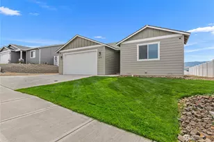 2330 Noah St SE, East Wenatchee, WA 98802 - Photo 2
