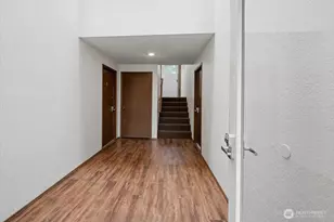 19433 28th Ave NE, Lake Forest Park, WA 98155 - Photo 2